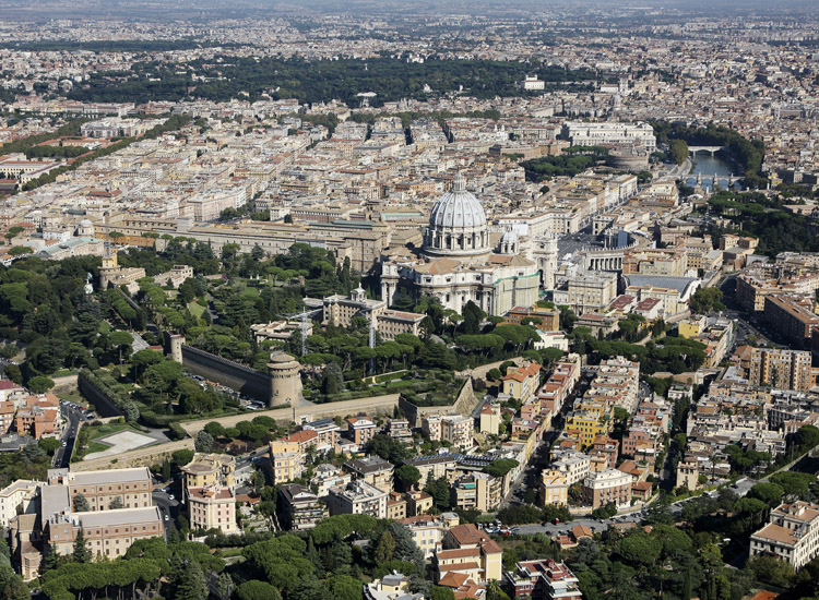 veduta aerea della Città del Vaticano (Basilio Rodella/Bams/Scala).